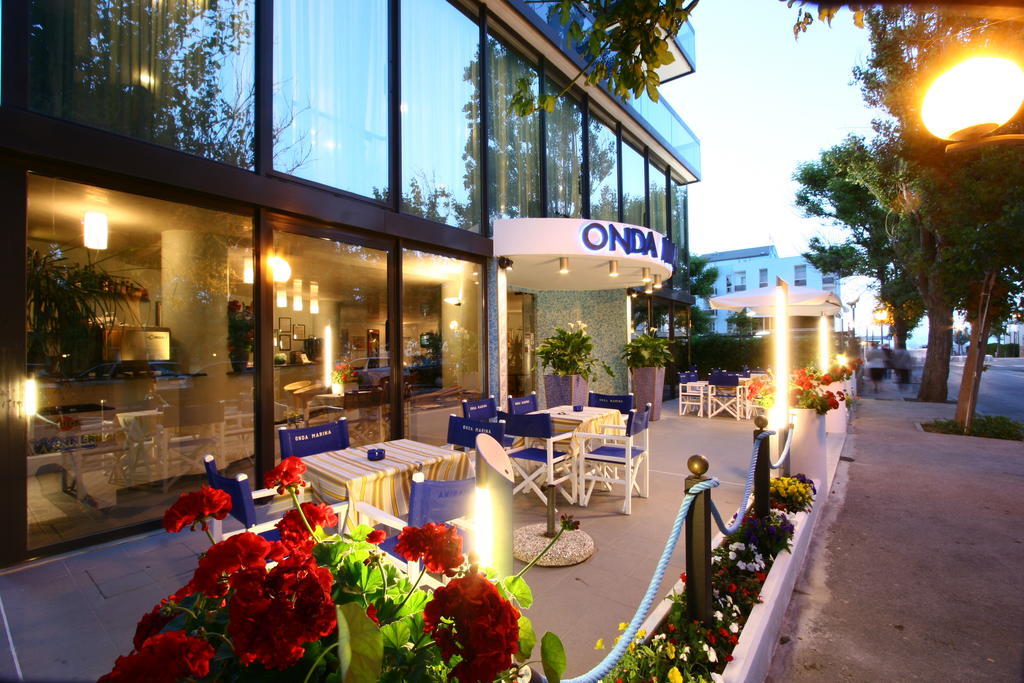 Hotel Onda Marina Misano Adriatico Exterior foto