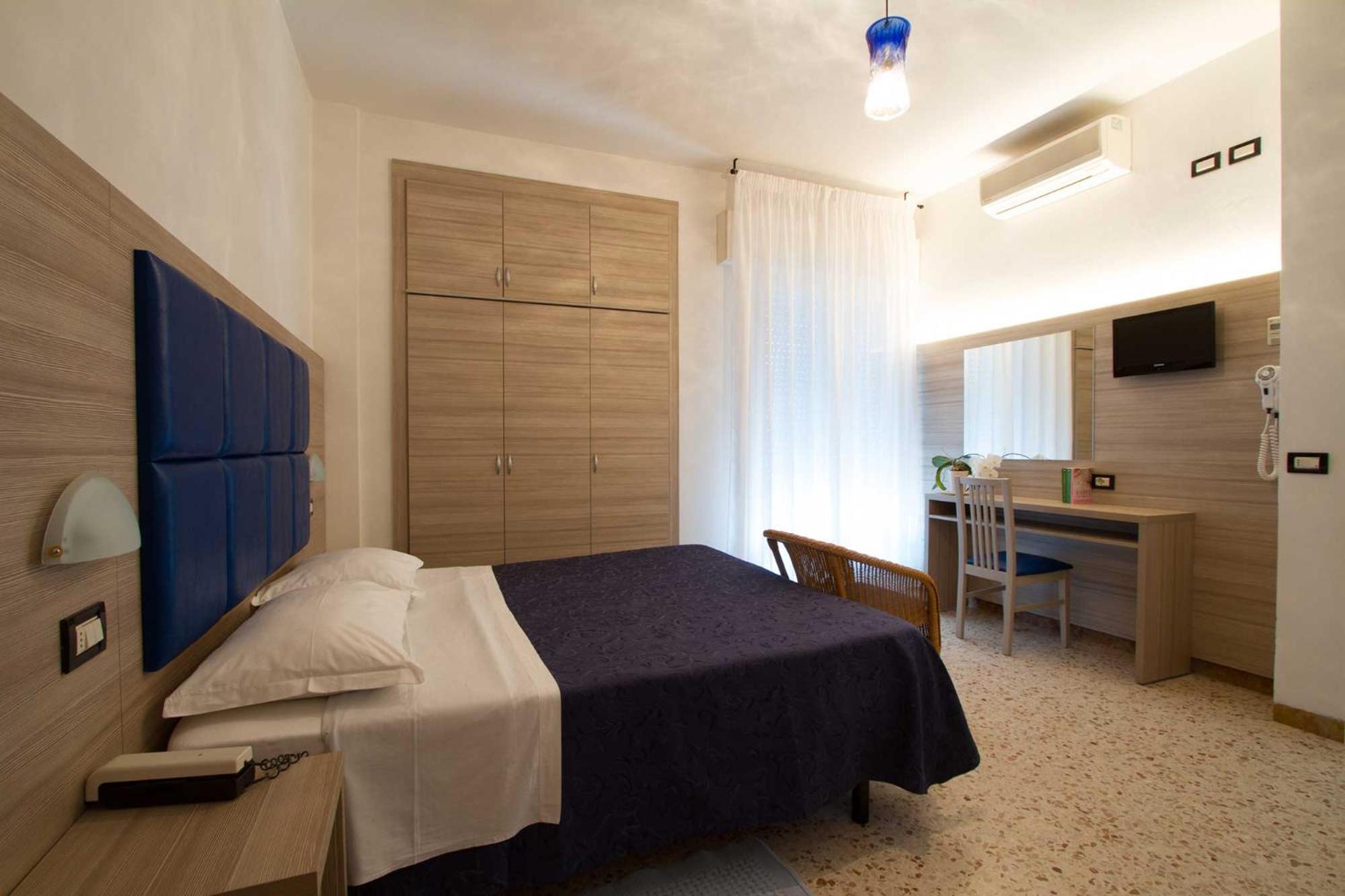 Hotel Onda Marina Misano Adriatico Exterior foto