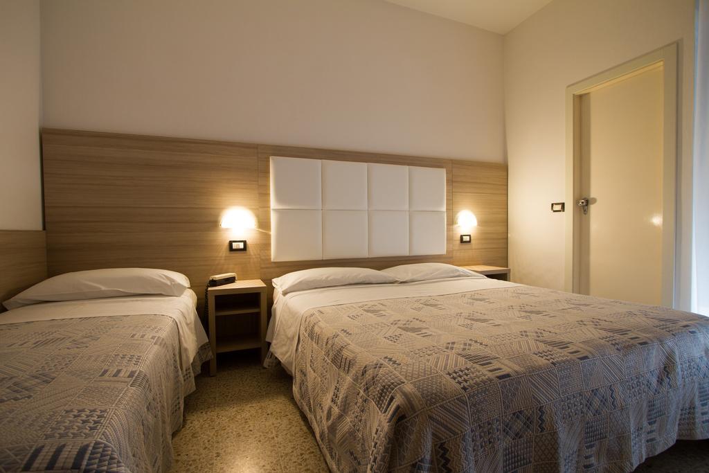 Hotel Onda Marina Misano Adriatico Exterior foto
